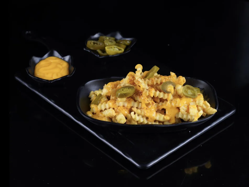 بطاطا Loaded Fries من باش برجر مع الجبنة والهالبينو